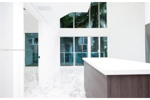 41 SE 5th St APT 310, Miami, FL 33131, Sold 04/03/23