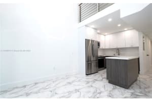 41 SE 5th St APT 310, Miami, FL 33131, Sold 04/03/23
