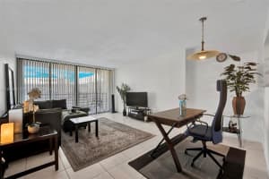 20400 W Country Club Dr APT 814, Aventura, FL 33180, Sold 04/18/23