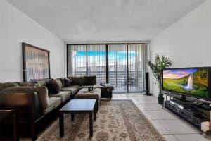20400 W Country Club Dr APT 814, Aventura, FL 33180, Sold 04/18/23