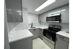 8820 Fontainebleau Blvd, Miami, FL 33172, Sold 02/10/23