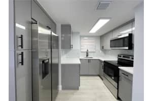 8820 Fontainebleau Blvd, Miami, FL 33172, Sold 02/10/23