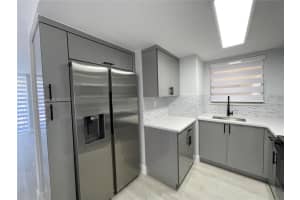 8820 Fontainebleau Blvd, Miami, FL 33172, Sold 02/10/23