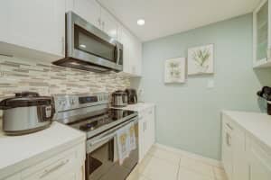 8877 Fontainebleau Blvd 204 b, Miami, FL 33172, Sold 04/05/23