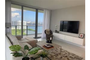 16385 Biscayne Blvd Unit 2801, Aventura, FL 33160, Sold 08/22/23