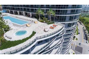 488 NE 18th St, Miami, FL 33132, Sold 03/13/23