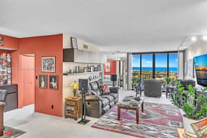 20281 E Country Club Dr APT 1010, Aventura, FL 33180, Sold 04/17/23