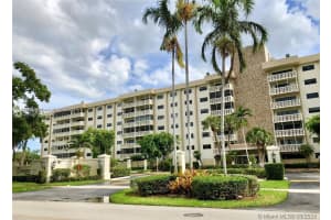 800 NE 195th St APT 413, Miami, FL 33179, Sold 10/04/23