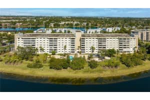 800 NE 195th St APT 110, Miami, FL 33179, Sold 04/24/23
