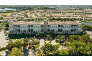 800 NE 195th St APT 110, Miami, FL 33179, Sold 04/24/23