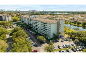 800 NE 195th St APT 110, Miami, FL 33179, Sold 04/24/23