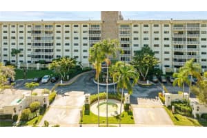 800 NE 195th St APT 110, Miami, FL 33179, Sold 04/24/23