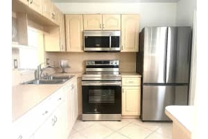 218 NE 12th Ave, Hallandale Beach, FL 33009, Sold 03/03/23