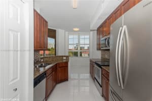 3001 NE 185th St APT 421, Aventura, FL 33180, Sold 03/24/23