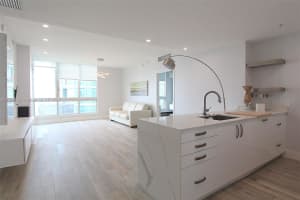 300 S Biscayne Blvd t 2906, Miami, FL 33131, Sold 04/17/23