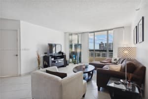 19195 NE 36th Ct, Aventura, FL 33180, Sold 02/09/24