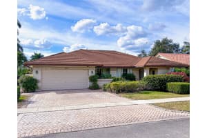 1511 W Oak Knoll Cir, Davie, FL 33324, Sold 03/16/23