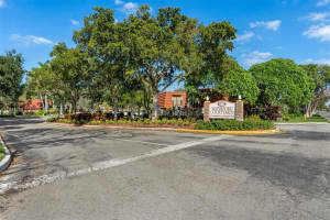 9856 NW 6th Ct, Plantation, FL 33324, Sold 02/28/23