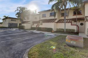 8834 NW 48th St, Sunrise, FL 33351, Sold 03/03/23