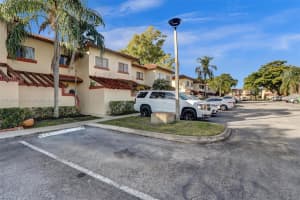 8834 NW 48th St, Sunrise, FL 33351, Sold 03/03/23