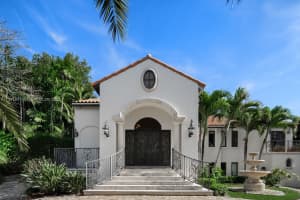 7133 W Lago Dr, Coral Gables, FL 33143, Sold 05/01/23
