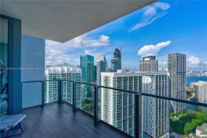68 SE 6th St Apt 3905, Miami, FL 33131, Sold 04/17/23