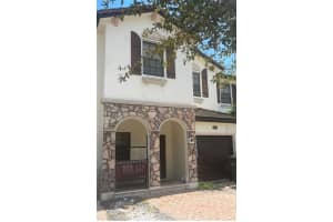 381 Ne 37th Pl