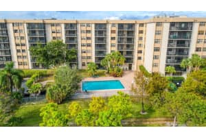 900 NE 195th St APT 405, Miami, FL 33179, Sold 03/30/23