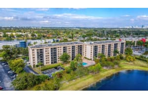 900 NE 195th St APT 405, Miami, FL 33179, Sold 03/30/23