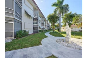 400 SE 10th St APT 310, Deerfield Beach, FL 33441, Sold 04/05/23