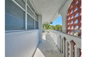 400 SE 10th St APT 310, Deerfield Beach, FL 33441, Sold 04/05/23