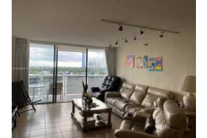 20515 E Country Club Dr APT 946, Aventura, FL 33180, Sold 03/30/23