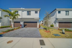 10841 SW 233rd St, Princeton, FL 33032, Sold 02/28/23