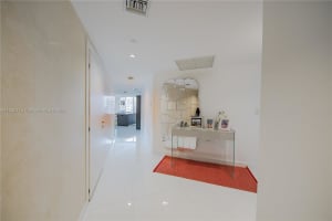 200 Biscayne Blvd Way APT 3702, Miami, FL 33131, Sold 03/28/24
