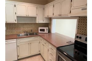 329 SE 3rd St #103p, Hallandale Beach, FL 33009, Sold 03/14/23