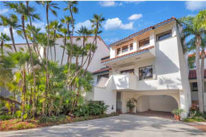 2000 S Bayshore Dr APT 4, Coconut Grove, FL 33133, Sold 08/01/23