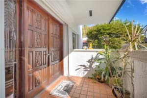 2000 S Bayshore Dr APT 4, Coconut Grove, FL 33133, Sold 08/01/23