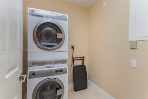 14725 Balgowan Rd Apt 202-4, Miami Lakes, FL 33016, Sold 03/29/23