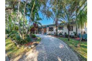 301 S 57th Way, Hollywood, FL 33023, Sold 05/16/23