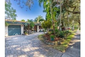 301 S 57th Way, Hollywood, FL 33023, Sold 05/16/23
