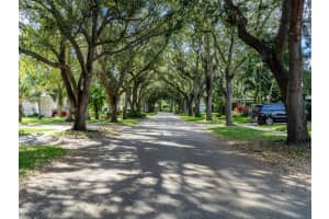 301 S 57th Way, Hollywood, FL 33023, Sold 05/16/23