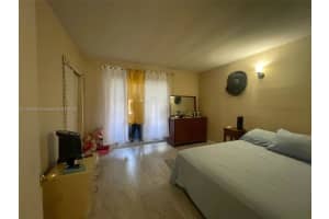 101 NW 204th St APT 10, Miami Gardens, FL 33169, Sold 04/03/23