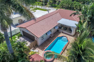 1049 N Southlake Dr, Hollywood, FL 33019, - MLS#A11333607
