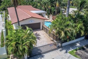 1049 N Southlake Dr, Hollywood, FL 33019, - MLS#A11333607