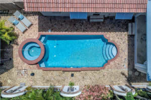 1049 N Southlake Dr, Hollywood, FL 33019, - MLS#A11333607
