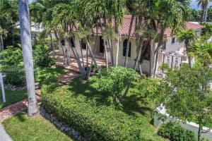 1049 N Southlake Dr, Hollywood, FL 33019, - MLS#A11333607