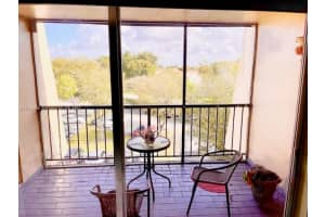 13715 Kendale Lakes Cir a6, Miami, FL 33183, Sold 03/20/23