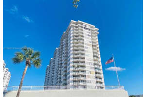 18021 Biscayne Blvd APT 301, Aventura, FL 33160, Sold 10/06/23