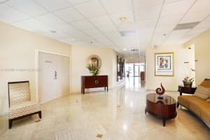 6422 Collins Ave PH 1, Miami Beach, FL 33141, Sold 05/19/23