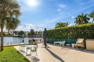 580 Egret Dr APT 209, Hallandale Beach, FL 33009, Sold 03/06/23